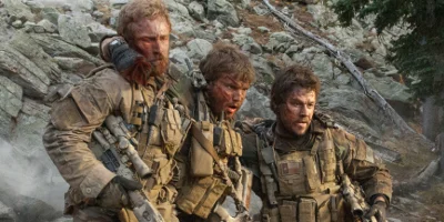 Marcus Luttrell und Matt 'Axe' Axelson helfen Danny Dietz