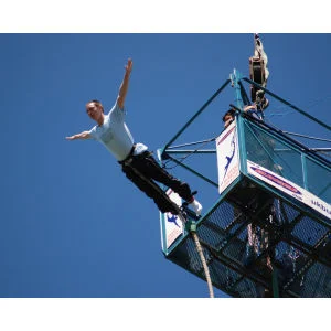 160ft Bungee Jumping Experience in London Bild 1