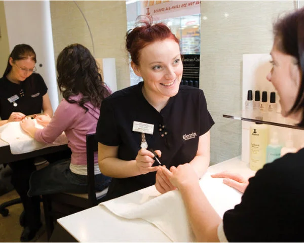 Treat Me Spa Day with Gelish Manicure at Bannatyne's Health Clubs Bild 1