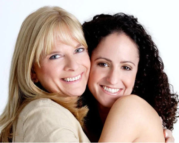 2 for 1 Mother and Daughter Makeover Photo Shoot Bild 1