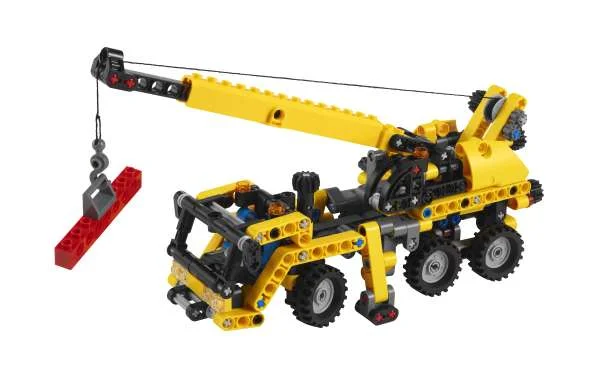 LEGO Technic: Mini Mobile Crane (8067) Bild 1