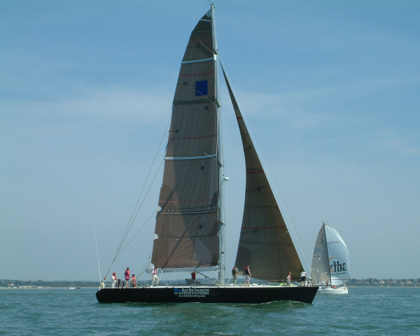 Half Day 'Round the World' Yacht Sailing Experience Bild 1