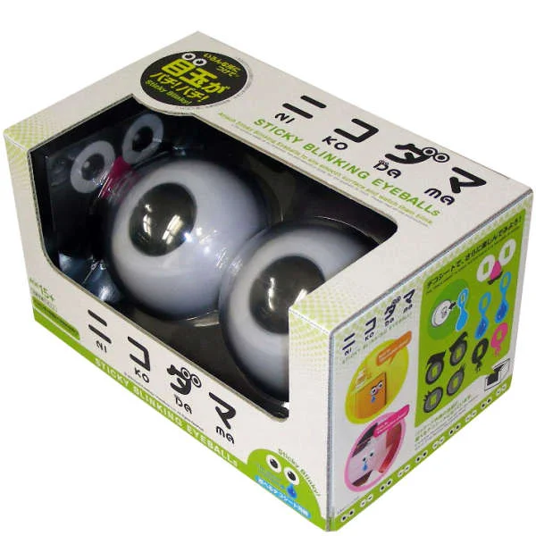 Nikodama klebende blinzelnde Augen Bild 1
