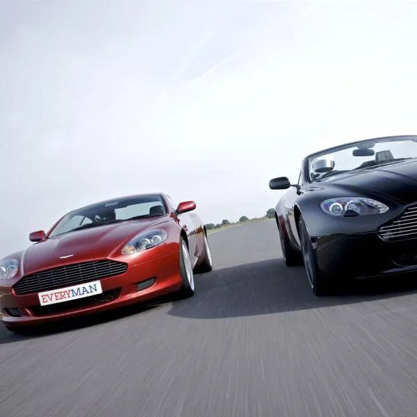 Aston Martin DB9 vs Aston Martin V8 Vantage Bild 1