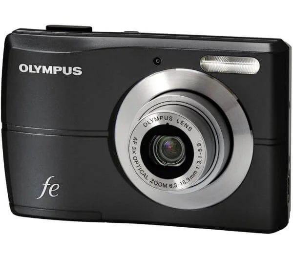 Olympus FE-26 Digital Camera. 12.0 Megapixel. 3 x optical zoom. 4 x Digital Zoom. 2.7 Inch LCD Screen. Black Bild 1