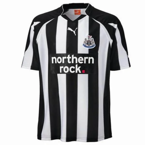 Newcastle FC Home Football Shirt 2010/2011 Short Sleeve – Kids - 24 - Black/White Bild 1