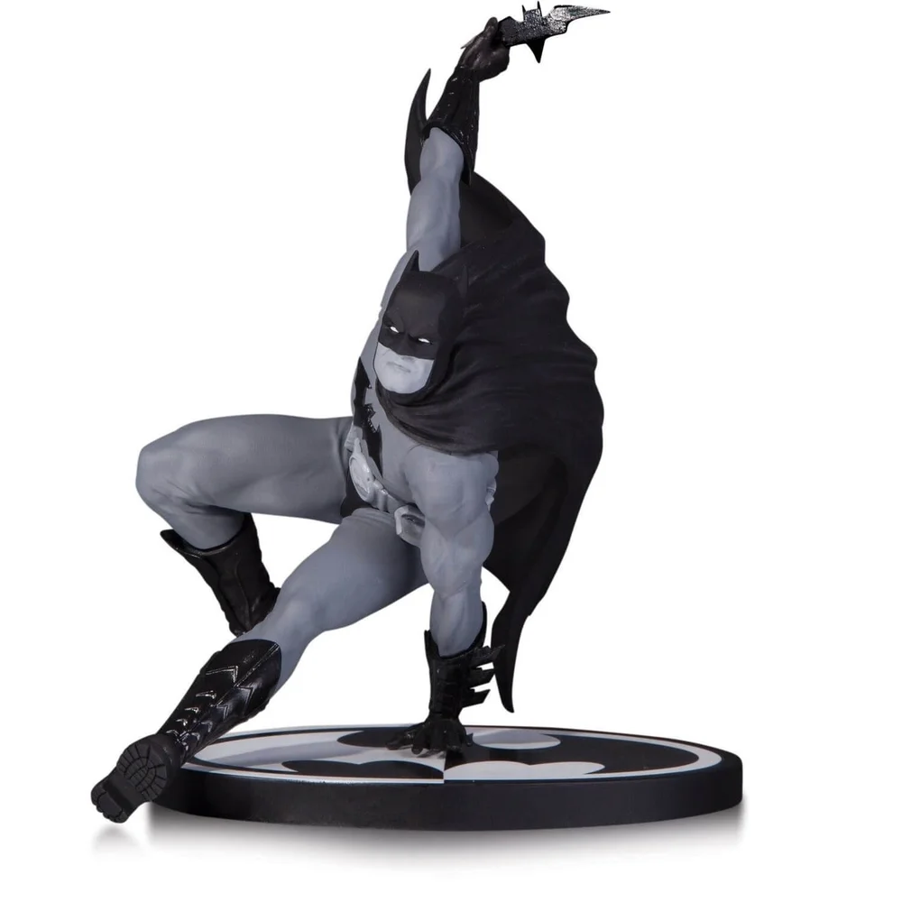 DC Dekofigur Batman schwarzweiß Bild 1