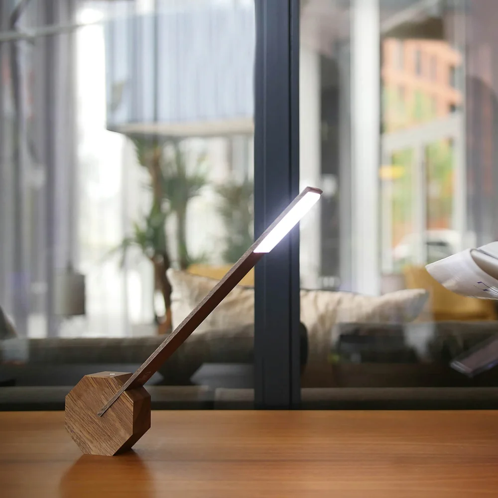 Gingko Octagon One Desk Lamp - Walnut Bild 1