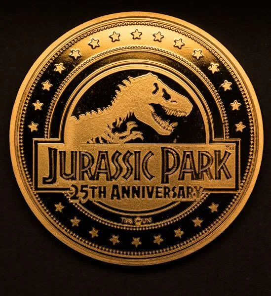 Jurassic Park "Amber" Sammlermünze: Gold Variante - Zavvi Exklusiv(Limitiert auf 1000 Stück) Bild 1