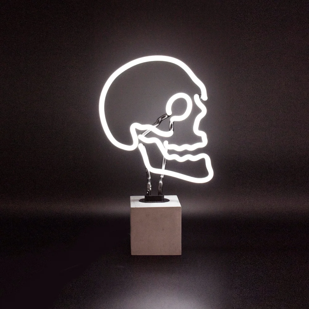 Schädel Neonlicht - Betonsockel Bild 1