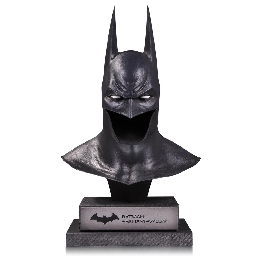 DC Collectibles DC Gallery Batman Arkham Asylum 1:2 Scale Replica Cowl Statue Bild 1