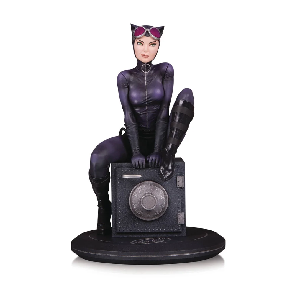 DC Collectibles DC Cover Girls Catwoman By Joelle Jones Statue Bild 1