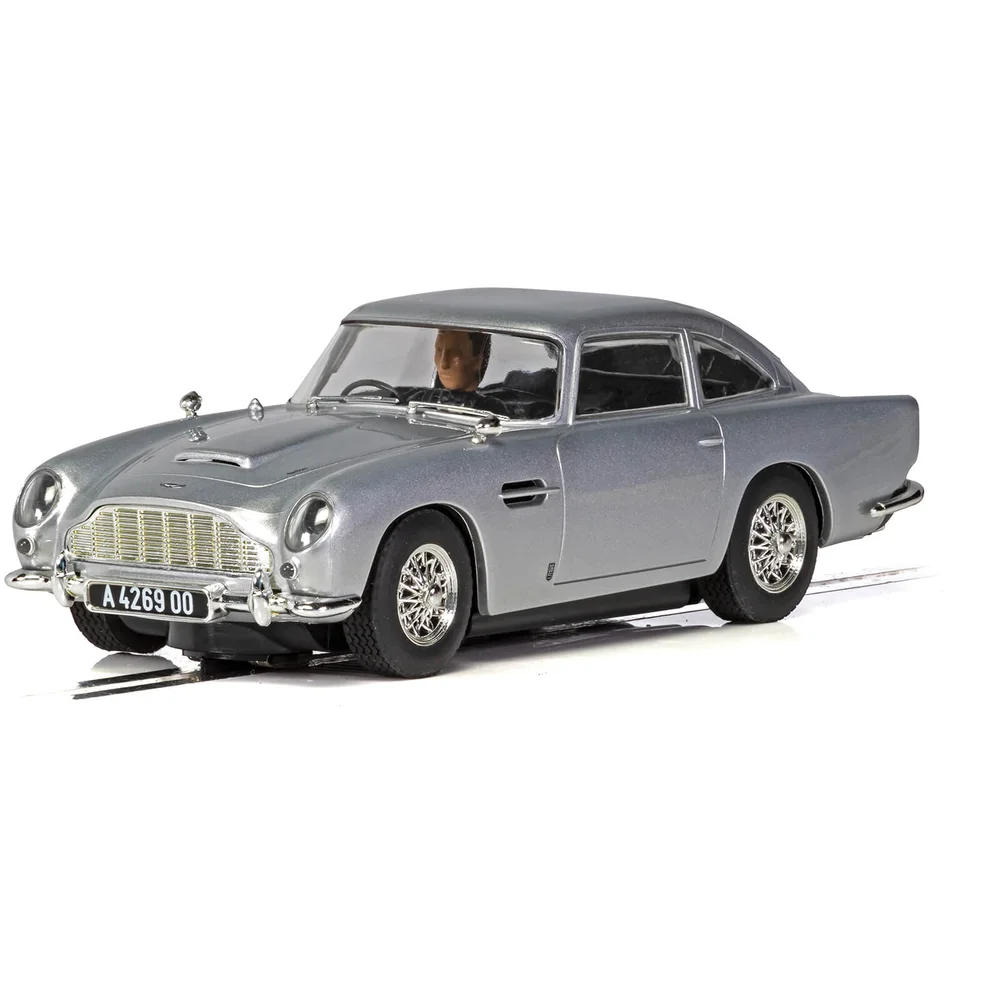 James Bond Aston Martin DB5 'No Time To Die' Model Set - Scale 1:36 Bild 1