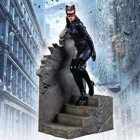 Dark Knight Rises - Catwoman 1:12 Scale Statue Bild 1