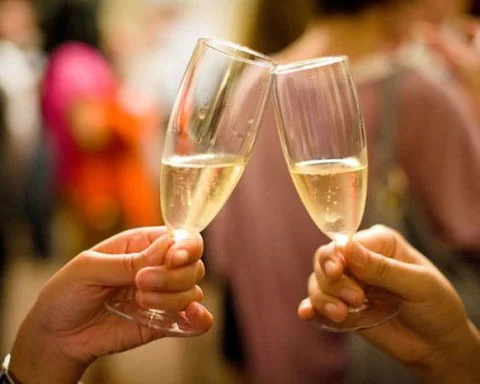 Champagne and Cheese Tasting Evening for Two Bild 1