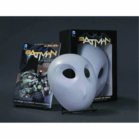 Batman: The Court of Owls Mask and Book Set (The New 52) Bild 1