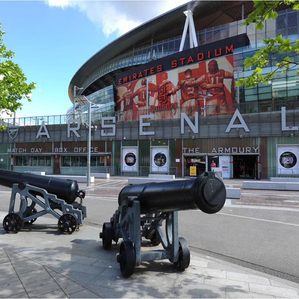 Adult Emirates Stadium Tour for Two, Includes Branded Headphones Bild 1