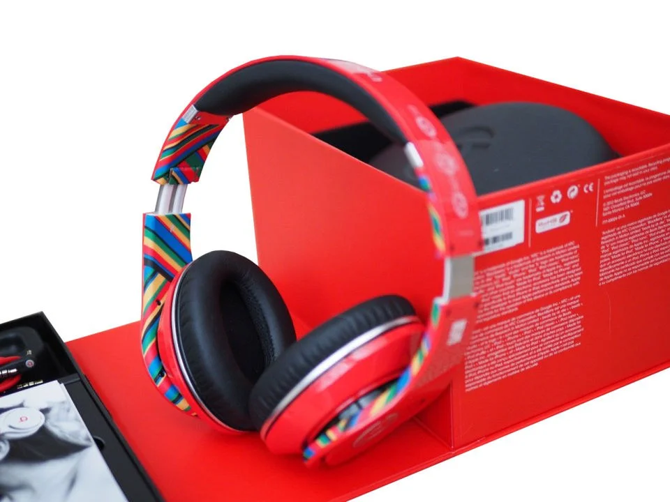 Beats by Dr. Dre Studio Noise Cancelling HD Coca Cola LTD Edition Headphones with Microphone - Grade A Refurb Bild 1
