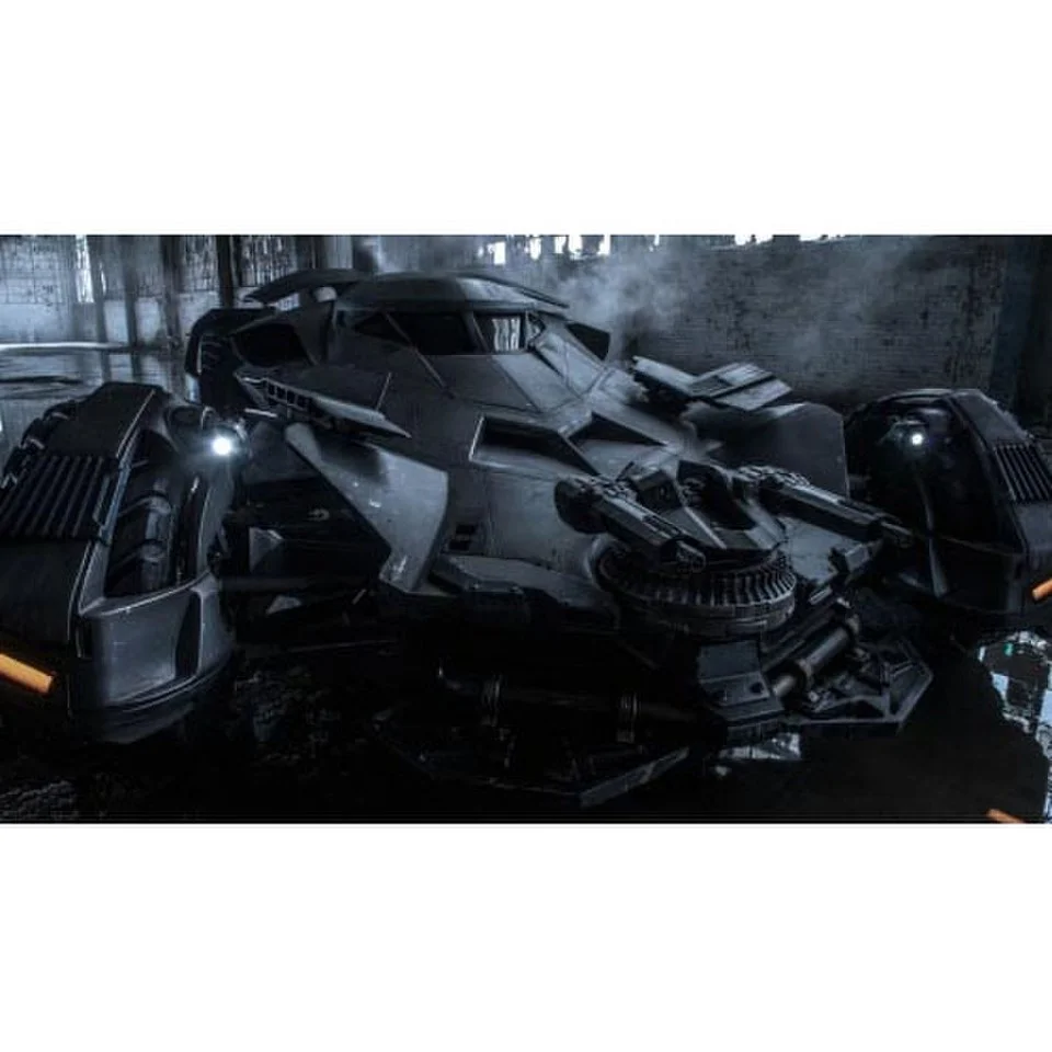 Hot Wheels Elite DC Comics Batman v Superman New Batmobile Diecast 1:18 Scale Model Bild 1
