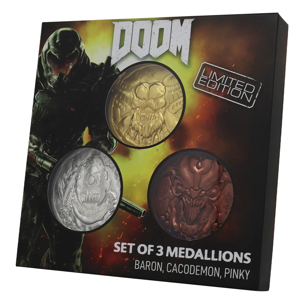 DUST! Doom 5th Anniversary Limited Edition Set of 3 Medallion Collection - Zavvi Exclusive Bild 1