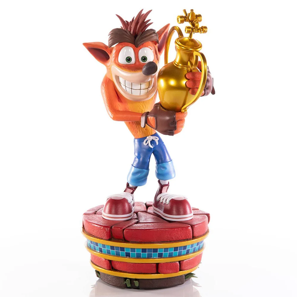 First4Figures Crash Team Racing Nitro-Fueled (Crash Winner) Harzfigur 120 cm Bild 1
