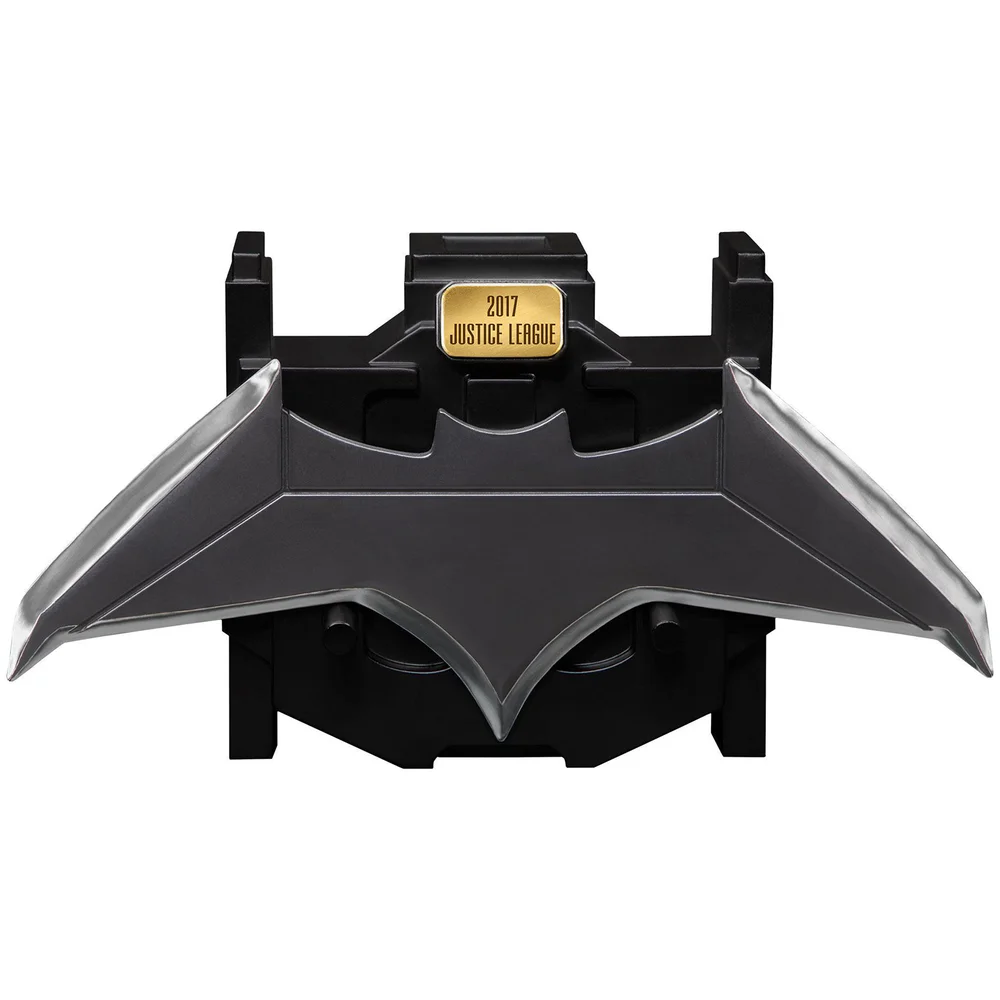 Justice League Replica 1/1 Batarang 20 cm Bild 1