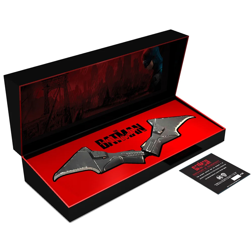 DUST! The Batman Limited Edition Chest Armour Glyph 1:1 Prop Replica -1000 Units Only! - Zavvi Exclusive Bild 1
