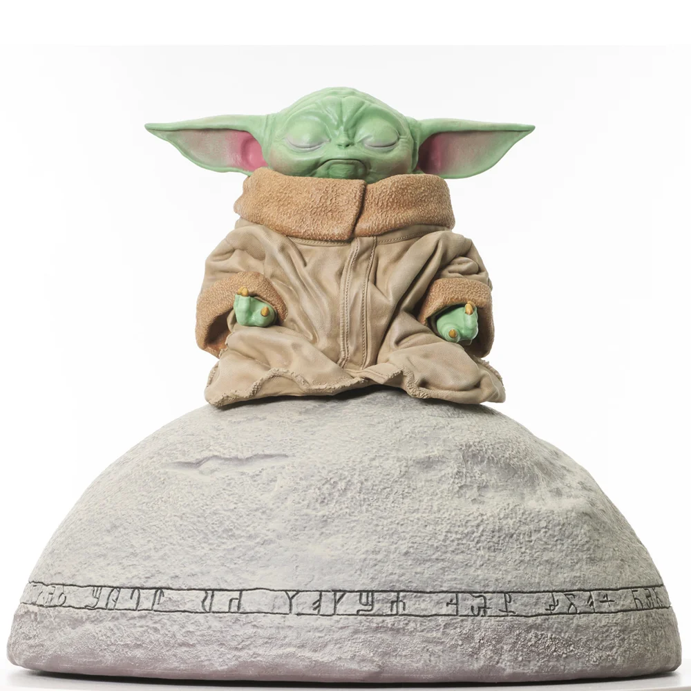 Gentle Giant The Mandalorian Milestones Statue - Seeing Stone Grogu Bild 1