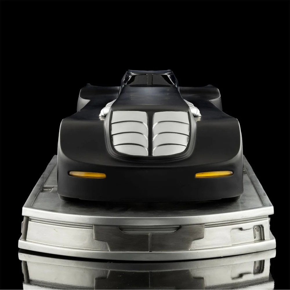 Iron Studios DC Comics Batman The Animated Series Batmobile 1/10 Art Scale Statue Bild 1