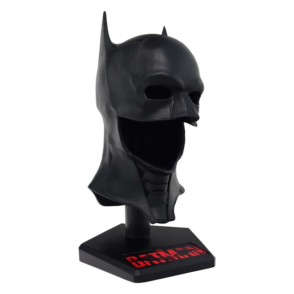 DUST! THE BATMAN - COWL PROP REPLICA Bild 1