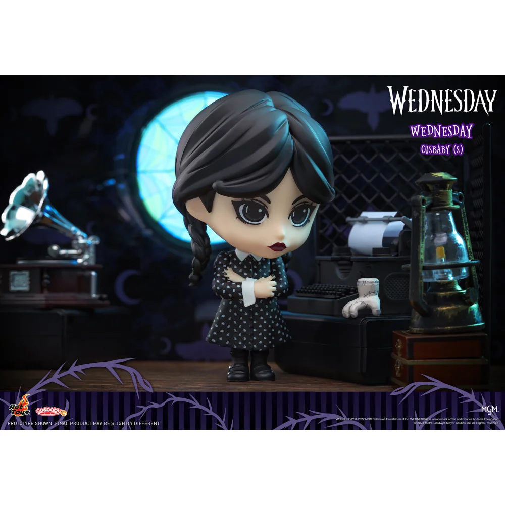 Hot Toys Wednesday Addams Cosbaby Figure Bild 1