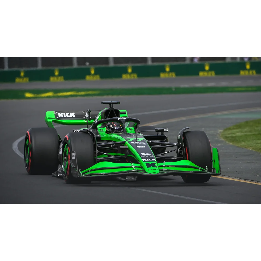 Minichamps 1:18 Stake F1 Team Kick Sauber C44 Valtteri Bottas 2024 Bild 1