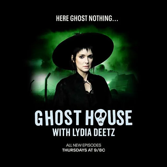 Beetlejuice Ghost House With Lydia Deetz Unisex T-Shirt - Black