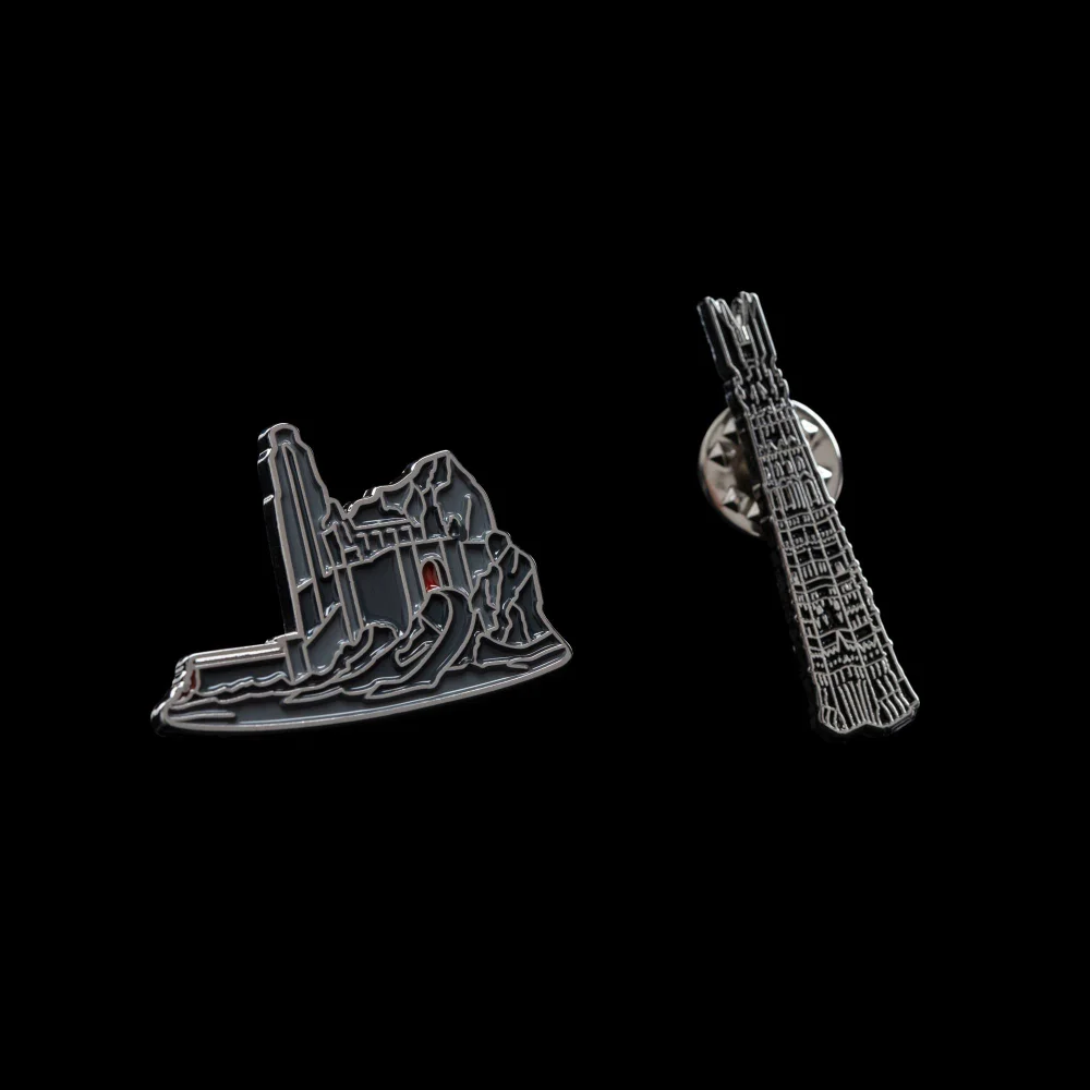 Weta Workshop Lord of the Rings Collectors Pins 2-Pack Helm's Deep & Orthanc Bild 1