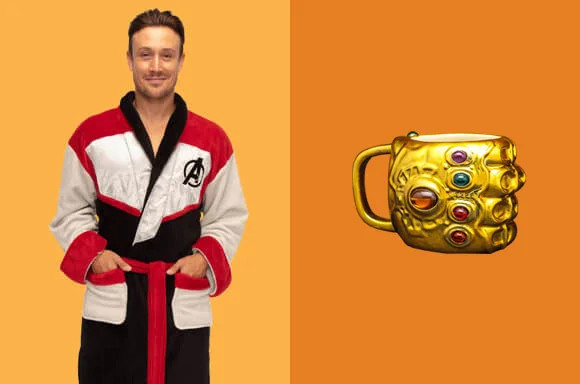 GRATIS GAUNTLET TASSE MIT AVENGERS BADEMANTEL