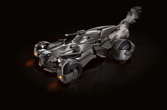 SUPER DELUXE 1:10 R/C BATMOBILE & FIGUR